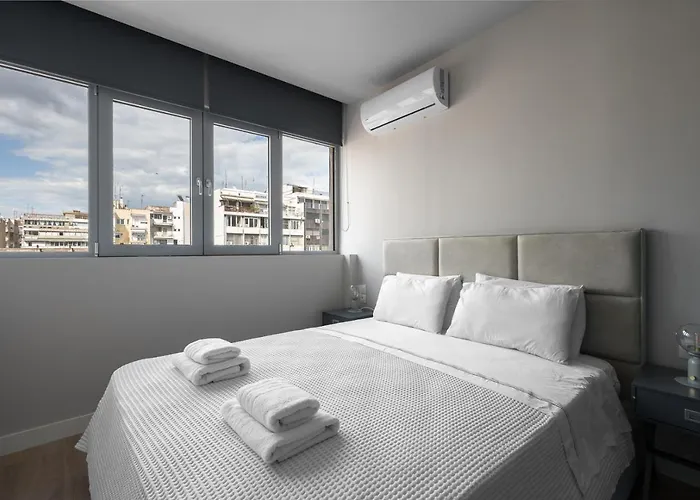 Lux Locals 2 By Luxlikehome Apartament *